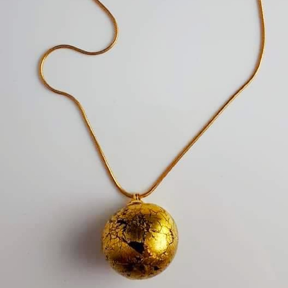 Collier plaqué or avec perle soufflée feuille d'or 24 K jpg